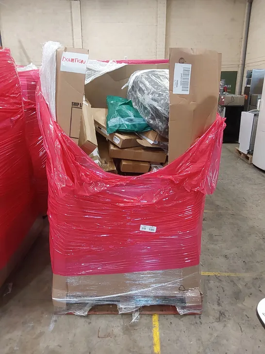 PALLET OF ASSORTED HOUSEHOLD ITEMS AND CONSUMER PRODUCTS. INCLUDES; TOILET SEATS, PETS PORTABLE SOFT CRATE, WOK ETC