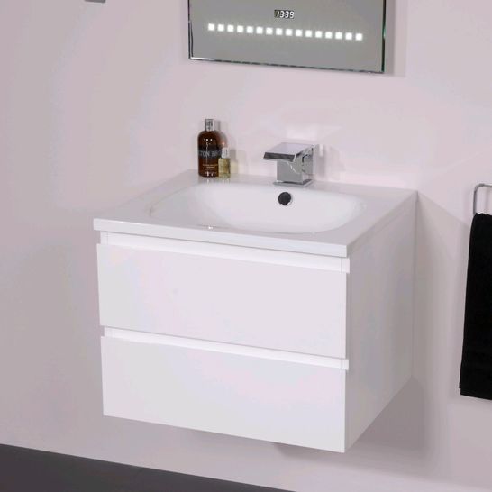 BOXED BARCELONA 600MM WHITE BASIN UNIT 