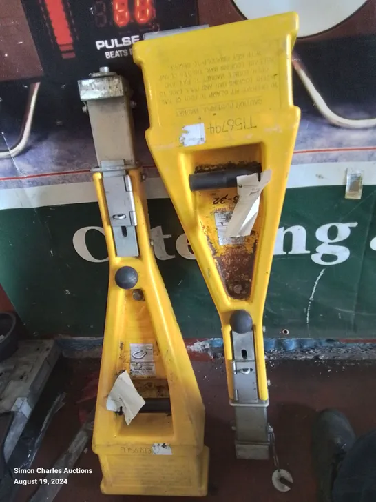 PAIR OF YELLOW TRACK MAGNET T BAR TOOLS