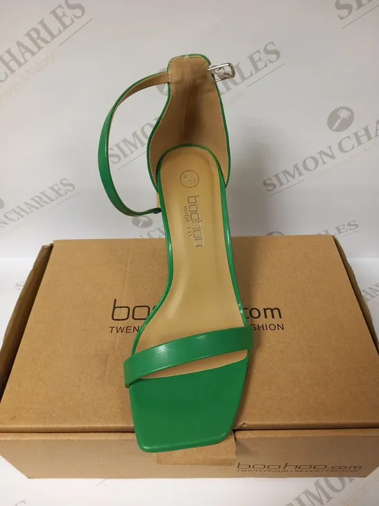 BOXED BOOHOO WIDE FIT BARELY THERE BLOCK HEEL GREEN SIZE 4