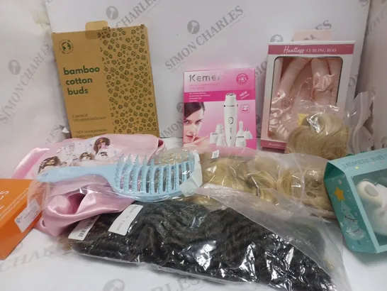 APPROXIMATELY 12 ASSORTED HEALTH AND BEAUTY ITEMS INCLUDING MAKE UP SPONGES, HEATLESS HAIR CURLERS, WIGS/ EXTENTIONS