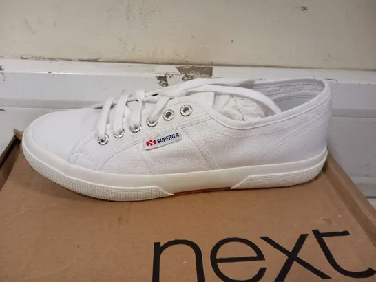 SUPERGA WHITE CANVAS SIZE 7.5