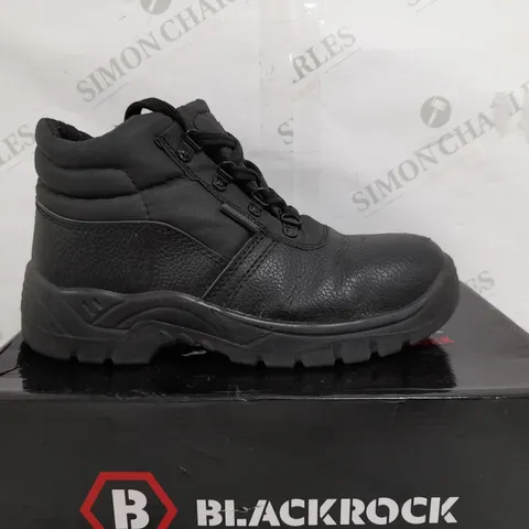 BOXED BLACKROCK WORK WEAR CHUKKA BOOT IN BLACK SF0205 - UK 5