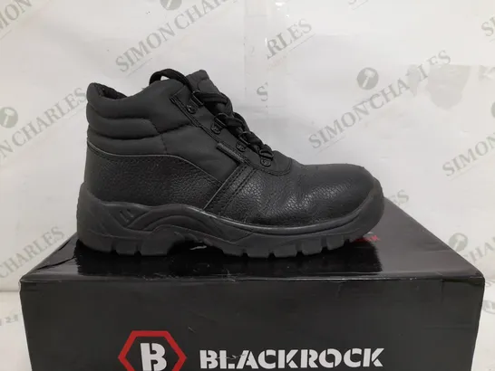 BOXED BLACKROCK WORK WEAR CHUKKA BOOT IN BLACK SF0205 - UK 5