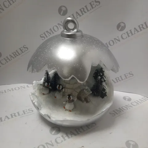 SANTA EXPRESS CHRISTMAS DETAILED BAUBLE DECORATION 