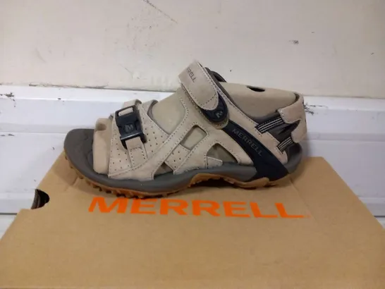 BOXED MERRELL KAHUNA III CLASSIC TAUPE SANDALS SIZE 5