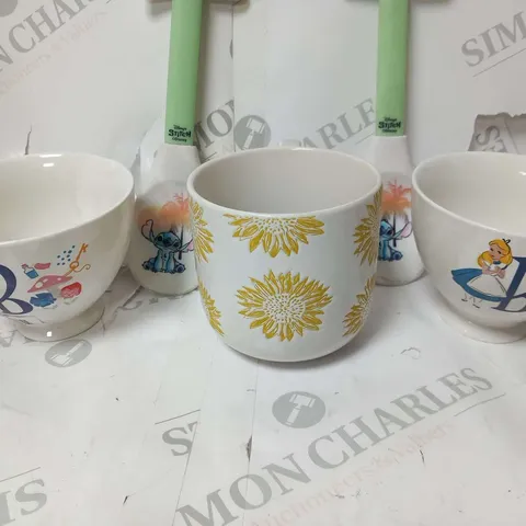 ASSORTED KITCHEN PRODUCTS TO INCLUDE; SET OF FOUR MUGS, TWO BELLE MUGS AND DISNEY STITCH SPOONS