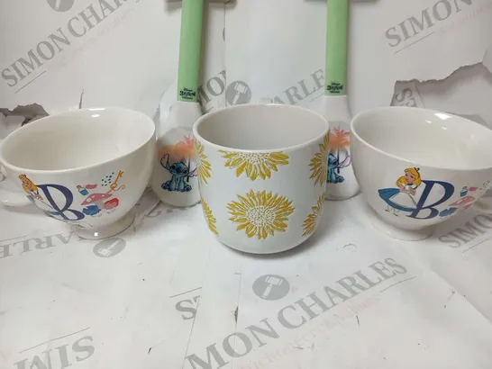 ASSORTED KITCHEN PRODUCTS TO INCLUDE; SET OF FOUR MUGS, TWO BELLE MUGS AND DISNEY STITCH SPOONS