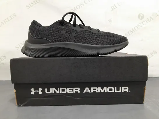 BOXED PAIR OF UNDER ARMOUR W MOJO 2 SHOES IN BLACK UK SIZE 5