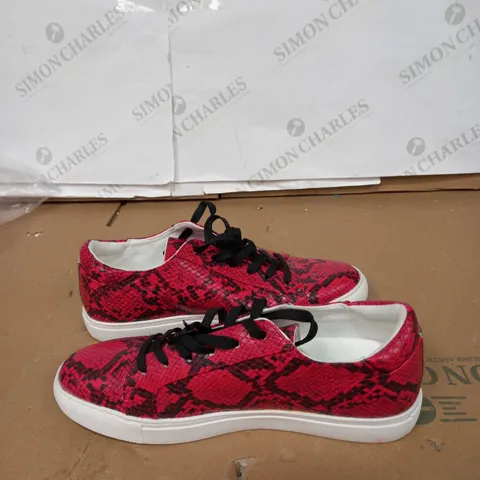 KENNETH COLE RED SNAKE PRINTED TRAINERS SIZE UK 6