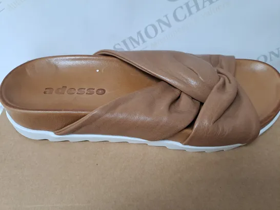 BOXED ADESSO SANDLES IN BROWN SIZE 7 