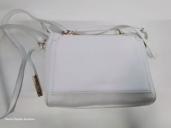 ASHWOOD GENUINE LEATHER HANDBAG IN WHITE