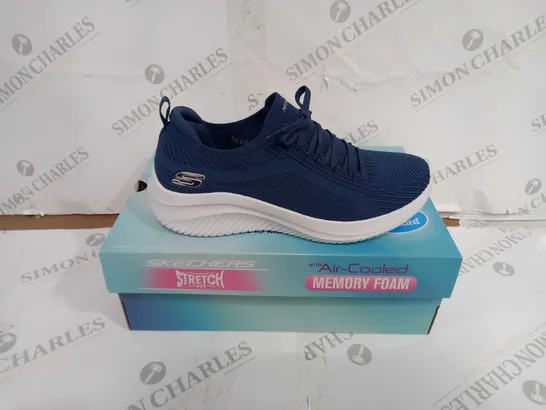 BOXED PAIR OF SKECHERS STRETCH FIT ULTRA FLEX 3.0 SHOES NAVY UK SIZE 6