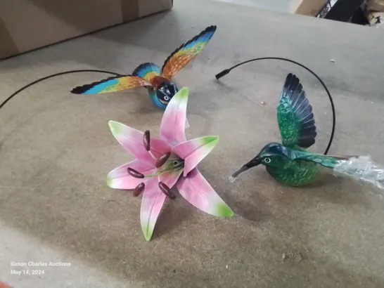 BOXED HOME2GARDEN HUMMINGBIRD WINDSPINNER