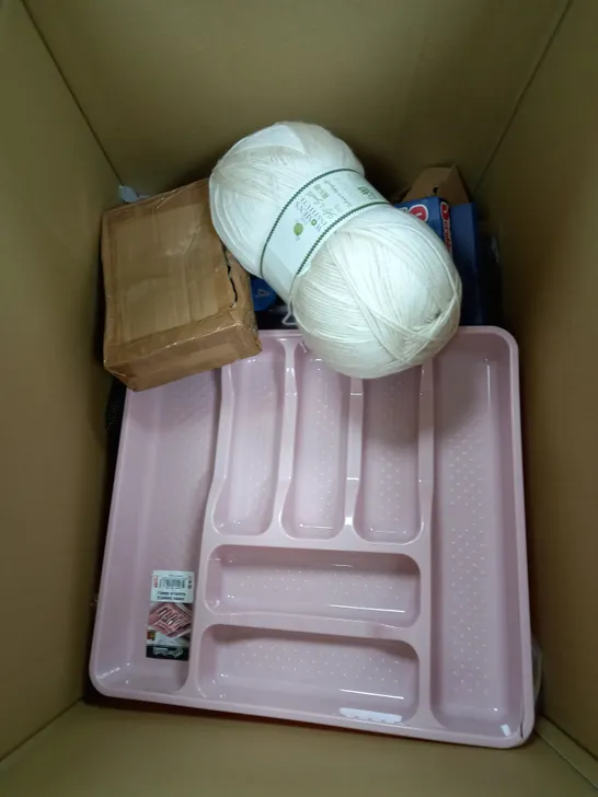 BOX OF APPROXIMATELY 10 ITEMS TO INCLUDE GOLF BALLS, SCISSORS, YARN ETC