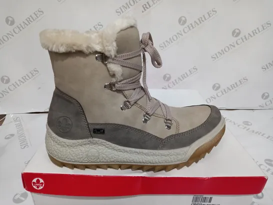 BOXED RIEKER ANTISTRESS BEIGE HIKING BOOT - SIZE 7 1/2