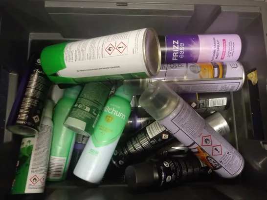 BOX OF APPROX 20 ASSORTED AEROSOLS TO INCLUDE - WOMAN MITCH UNSCENTED - AUTO EXTREME SPRAY PAINT - JOHN FRIEDA FRIZZ EASE HAIRSPRAY ECT