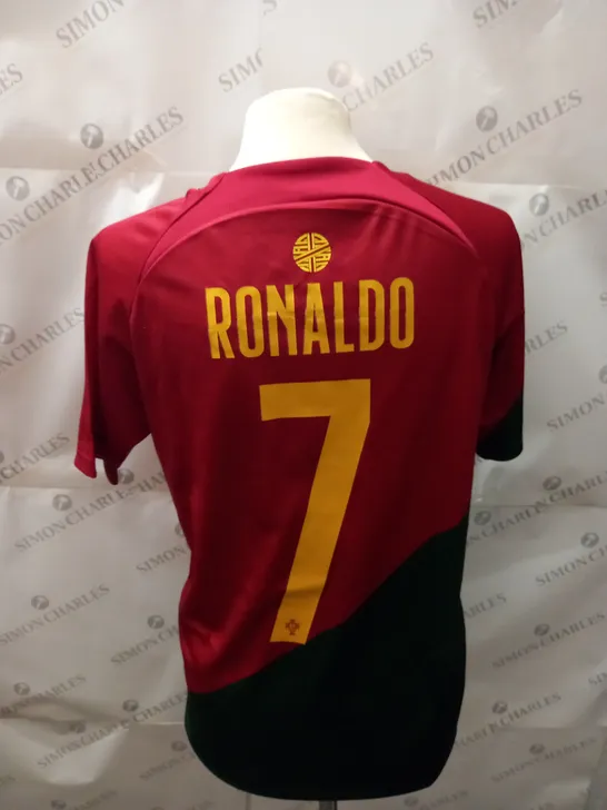 PORTUGAL FC FULL KIT WITH RONALDO 7 ON THE BACK SIZE XS