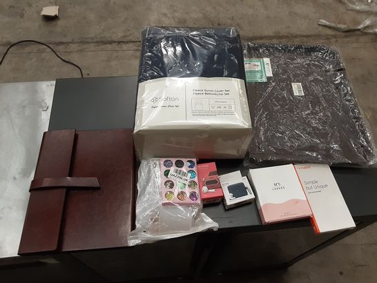 PALLET OF ASSORTED ITEMS TO INCLUDE SOFTAN FLEECE DUVET COVER SET, ELAGO SUIT CASE FOR AIRPODS PRO AND TORRAS IPHONE 6 CASE