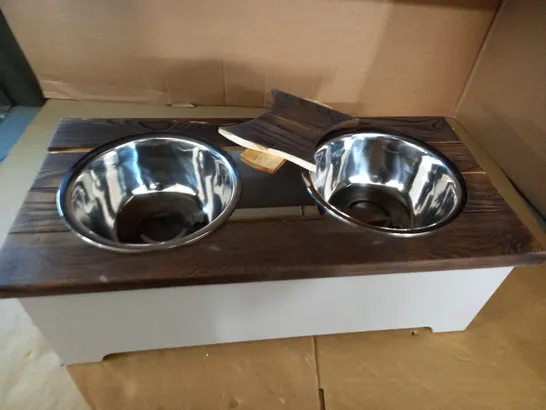 BOXED RAISED PET BOWL STAND