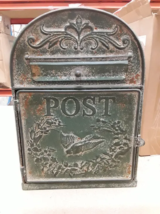 BOXED HURON METAL WALL MOUNTED LETTER BOX