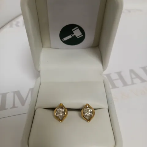 DESIGNER 18CT YELLOW GOLD STUD EARRINGS SET WITH DIAMONDS WEIGHING +-0.64CT