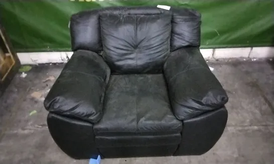 QUALITY BLACK LEATHER ARMCHAIR 