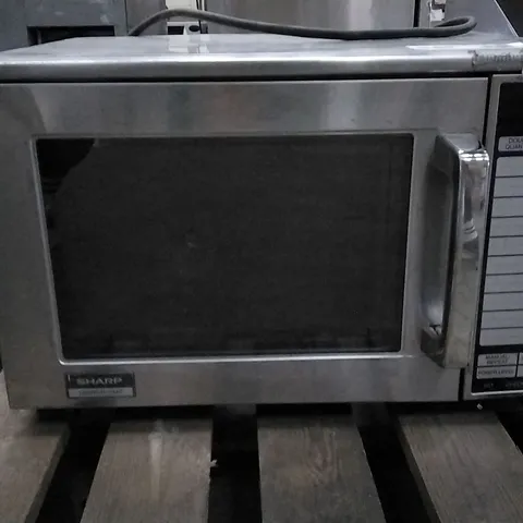 SHARP 1900W/R 24AT COMMERCIAL MICROWAVE OVEN