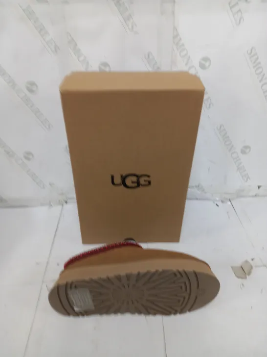 BOXED PAIR OF UGG TAZZ UK 6 