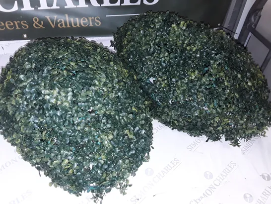 LOT OF 2 DOME SHAPED ARTIFICIAL FOLIAGE